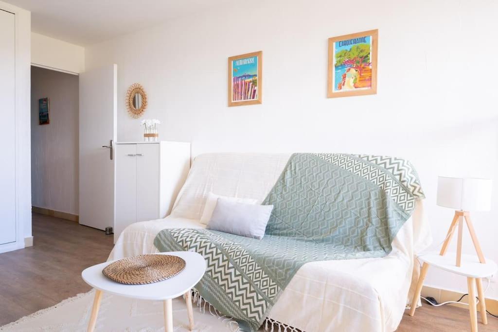 Charmant A 600 M Des Plages Proche Des Commerces Lesclesdenicole Carqueiranne Exteriör bild